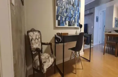 Condomínio Saint Laurent. Vila Olimpia. Apartamento á venda 82m² 1 Dormitório, 1 banheiro e vaga.