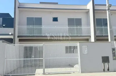 Linda casa em itajubá, 2 suítes, com piscina. 4min da praia