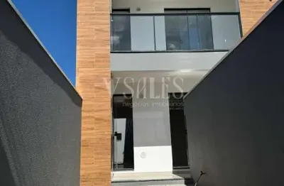 Imóvel térreo com entrada individual, ampla sacada e acabamento diferenciado