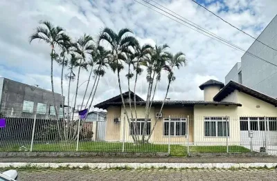 Imóvel comercial amplo e versátil para venda e locação
