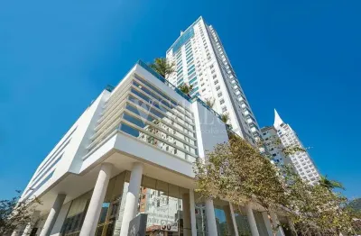 Apartamento totalmente mobiliado e equipado no lotisa home club – bairro fazenda, itajaí