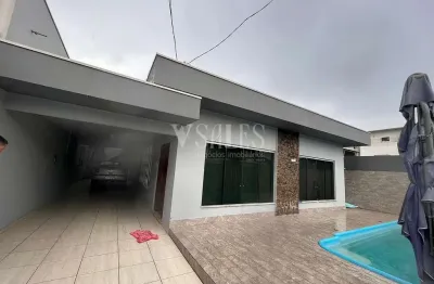 Casa averbada com 4 quartos, piscina e excelente localização em itajaí