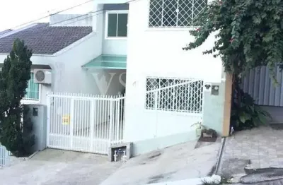 Sobrado 3 dormitórios 3 Banheiros 1 vaga Balneário Camboriu