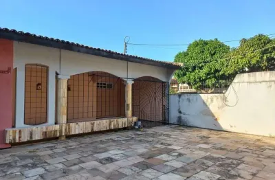Casa com 3 quartos à venda no Parque Manibura, Fortaleza  por R$ 540.000