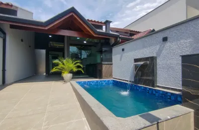 Excelente casa com piscina e fino acabamento – pronta para financiamento!