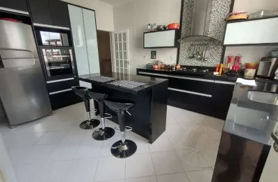Maravilhosa casa DUPLEX com 3 quartos à venda, 273 m² por R$ 1.850.000 - Morada da Colina - Volta Redonda/RJ