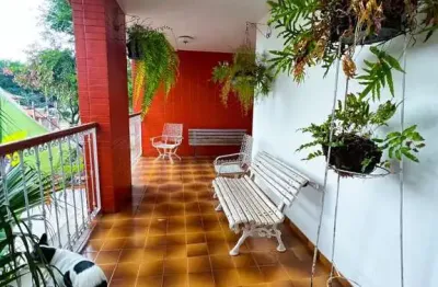 Casa + Terreno à venda no bairro Laranjal, em Volta Redonda!!