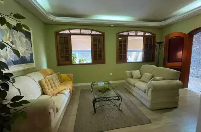 Excelente Casa com 4 quartos à venda, 251 m² por R$ 950.000 - Sessenta - Volta Redonda/RJ