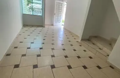 Excelente Casa com Amplo Quintal à venda - Retiro - Volta Redonda/RJ