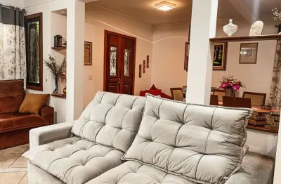 Casa com 3 suítes à venda por R$ 1.500.000 - Vila Santa Cecília - Volta Redonda/RJ