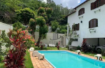 Casa maravilhosa à venda no bairro santa rosa, em barra mansa!!