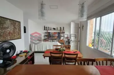 Casa em condomínio fechado com 2 quartos à venda na rua do catete, catete, rio de janeiro, 84 m2 por r$ 980.000