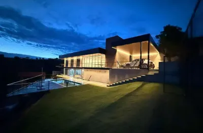 Sobrado com 3 dormitórios à venda, 1150 m² por R$ 2.900.000,00 - Centro - Igaratá/SP