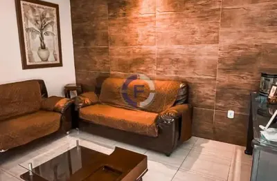 Casa ampla à venda em bairro nobre com fotovoltaica— suíte, garagem e conforto