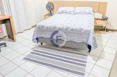 Oportunidade Apartamento amplo com sacada e localização privilegiada