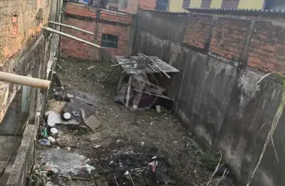 Terreno à venda no Jardim Rio Branco, São Vicente 