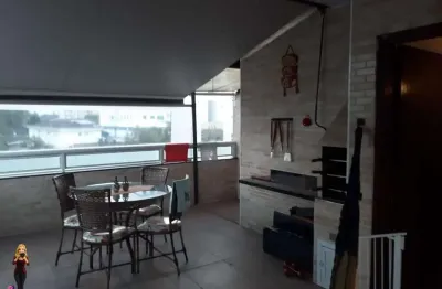 Triplex em condomínio fechado  2 suítes | silvia simone imóveis