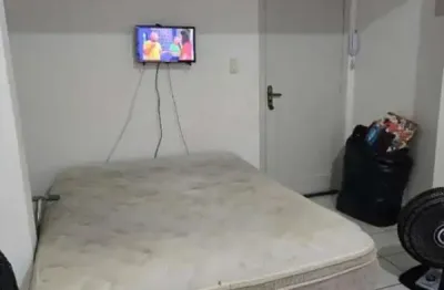 Kitnet no canto do forte  300m da praia | silvia simone imóveis