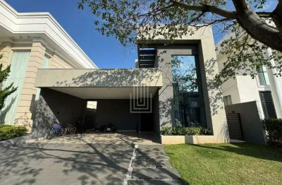 Casa à venda no condomínio residencial safira em foz do iguaçu.