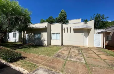 Casa térrea à venda no condomínio fechado integração em foz do iguaçu.