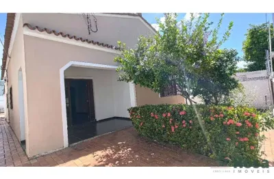 Casa com 2 quartos para alugar na Getulio Vargas, 929, Centro Norte, Cuiabá