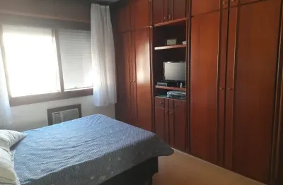 Apartamento 3 dormitórios com 174m2 e 3 boxes, no bairro Petrópolis.