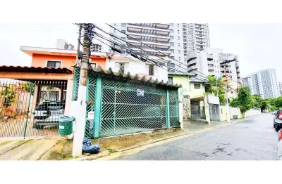 Sobrado brooklin 3 dormitórios, 3 banheiros, edícula, 2 vagas de garagem, quintal por r$980.000,00 paralela a avenida roque petroni jr, brooklin