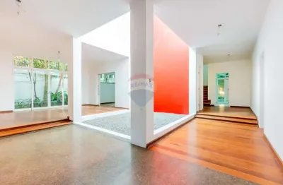 Vende Casa Rua Japiaçoia 423 Alto de Pinheiros 447m2 6 dormitórios 3 suítes R$3.900.000,00