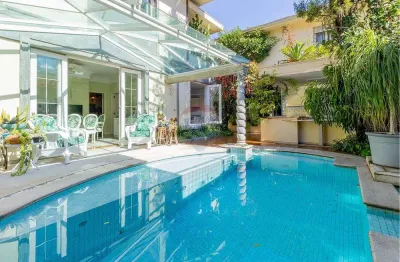 Vende casa na rua dom henrique 270 no ibirapuera com 5 quartos, sendo 2 suítes, 572m² , 5 vagas.