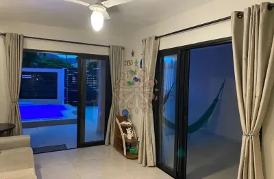Casa com 3 quartos para alugar na rua 19 de dezembro, 104, bom retiro, matinhos por r$ 900
