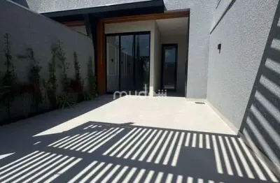 Casa com 3 quartos à venda na Avenida Paranaguá, 517, Centro, Matinhos