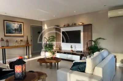 Cobertura  no jardim europa: 4 quartos, 4 suítes, 4 banheiros, 2 vagas, 220,00m² na barra da tijuca