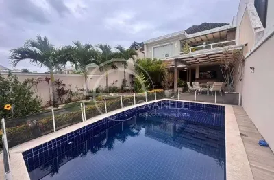 Luxuosa casa em condomínio no recreio dos bandeirantes, rio de janeiro - 5 quartos, 5 suítes, 3 salas, 6 banheiros, 3 vagas de garagem - 371m².