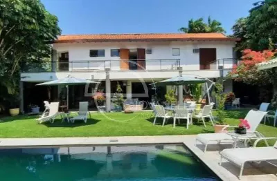 Mansão espetacular no Condomínio Malibu Barra da Tijuca, 780m², 6 suítes, piscina, sauna, espaço gourmet e segurança 24h