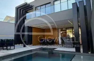 Casa triplex com 5 suítes no Condomínio Riviera del Sol no Recreio dos Bandeirantes - RJ:  Locação!