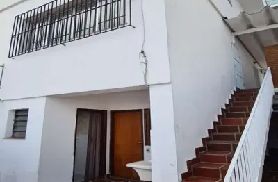 Sobrado á venda em pinheiros, com 3 dormitórios e 2 vagas!