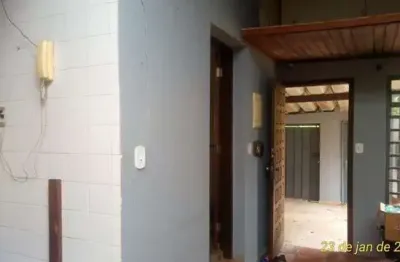 Sobrado à venda no brooklin: 4 quartos, 1 suíte, 2 banheiros, 3 vagas de garagem - 253m² em são paulo-sp