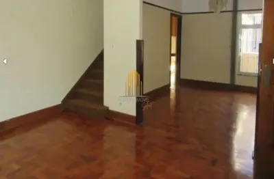 Casa assobradada em alto da lapa de 185m² com 2 quartos , 2 banheiros e 3 vagas á venda
