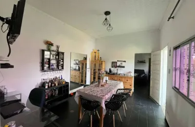 Ipiranga, casa residencial de 165m² com 3 dormitórios, 1 suíte, 2 vagas.