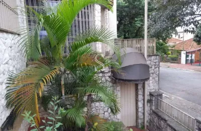 Saúde , casa térrea de 210m² com 2 dormitórios, 3 banheiros, 3 vagas.