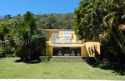 Casa com 5 quartos à venda na avenida estados unidos, quitandinha, petrópolis por r$ 3.150.000