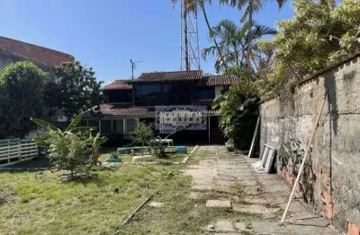 Terreno 600 m² em condomínio fechado oportunidade com casa antiga no local