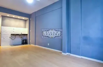 Copacabana rua hilário de gouveia lindo stúdio reformadíssimo 30m² a 1 quadra da praia portaria 24h