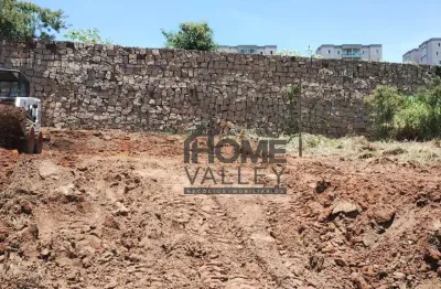 Terreno plano com 250m², situado no pinheirinho, em vinhedo