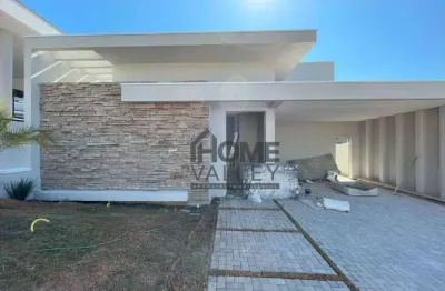 Linda casa térrea com 3 suítes, escritório e piscina, à venda no condomínio vivendas das pitangueiras, valinhos.