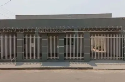 Vendo casa no bairro vista alegre com 3/4 (coxipó cuiabá próximo da policlínica )