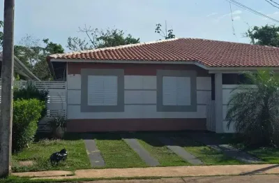 Apartamento com 3 quartos para alugar na Rua Cinco, Loteamento Residencial Flor-de-Lis, Cuiabá