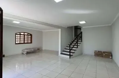 Casa comercial/residencial com 4 quartos com amplo espaço, de 350 m² jardim itália - cuiabá - mt