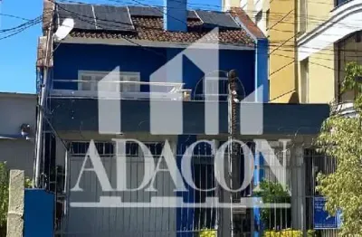 Casa com 3 quartos para alugar na Rua Marista, 70, Vila João Pessoa, Porto Alegre