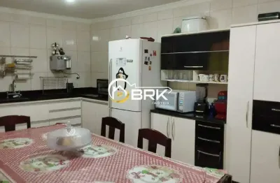 Sobrado frontal a venda com 1 vaga , 3 dormitorios , quintal com churrasqueira